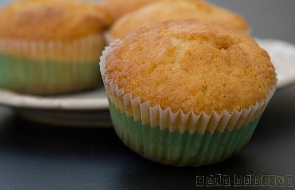 Muffinki z kokosem i białą czekoladą