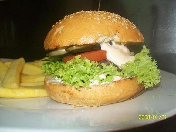 Burger z wołowiny