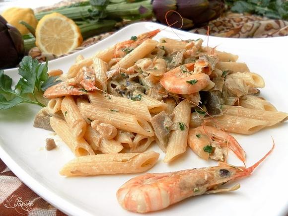 Penne z krewetkami i karczochami w śmietanowym sosie z cytryną