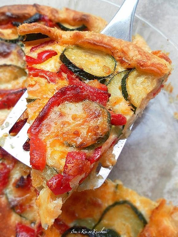 Tarta z cukinią i papryką