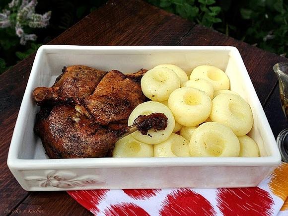 Udka z kaczki z kluskami śląskimi i kiszoną kapustą