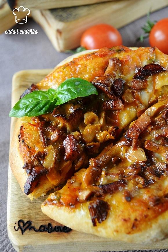 Pizzerinki z boczkiem i kurkami