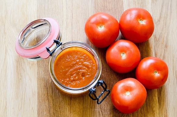 Przepis na domowy ketchup z pomidorów