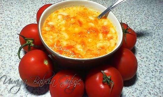 Zupa pomidorowa ze świeżych pomidorów