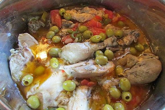 Kurczak duszony z oliwkami