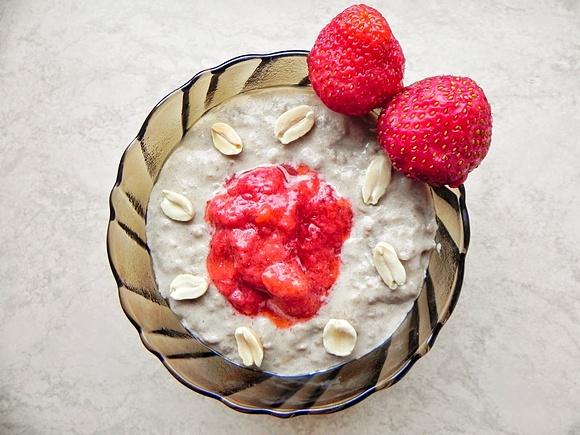 Lane kluski z ricotty na mleku z karobem