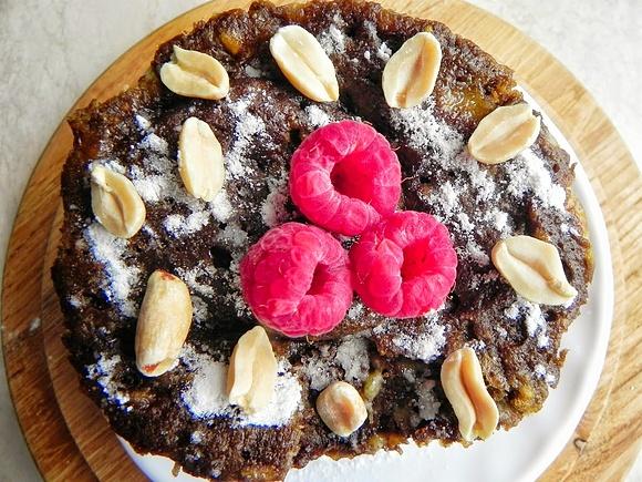 Bananowe mini ciasto z mikrofali z karobem i ricottą