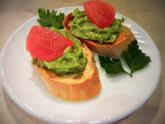 Guacamole z grzankami
