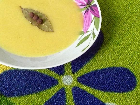 Zupa czosnkowo-ziemniaczana