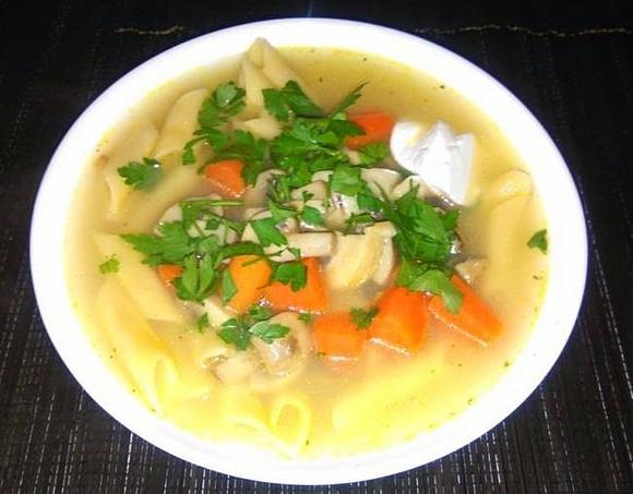 Zupa pieczarkowa z makaronem