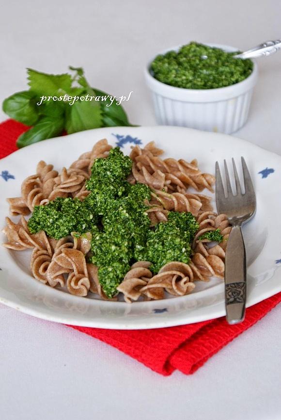 Pesto z jarmużu z makaronem