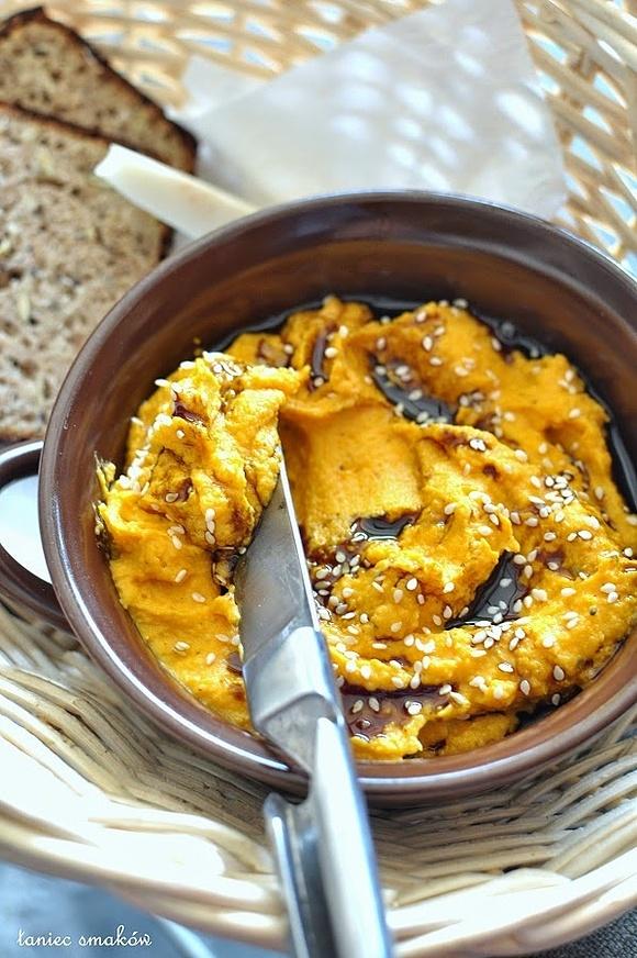 Pasta z pieczonej dyni do chleba