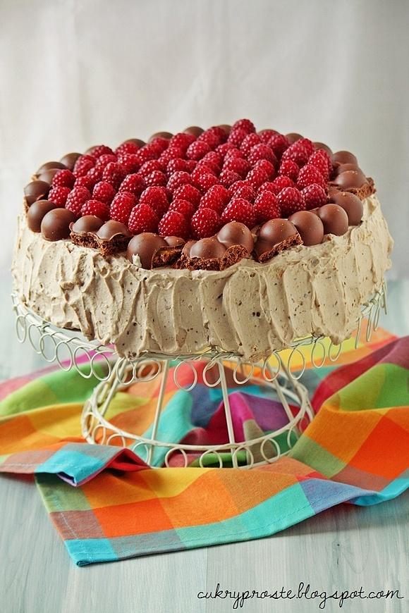 Tort Milka z malinami