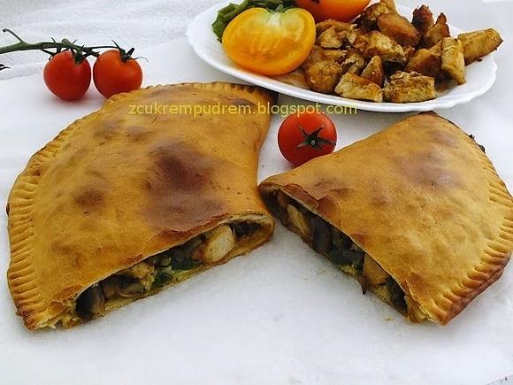 Calzone czyli włoskie ciasto z farszem