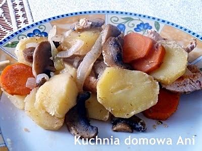 Kurczak z warzywami pieczony w rękawie
