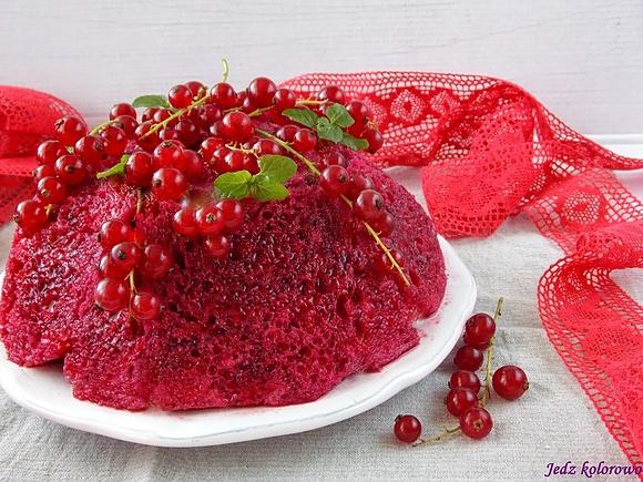 Summer pudding z owocami i zmniejszonym cukrem