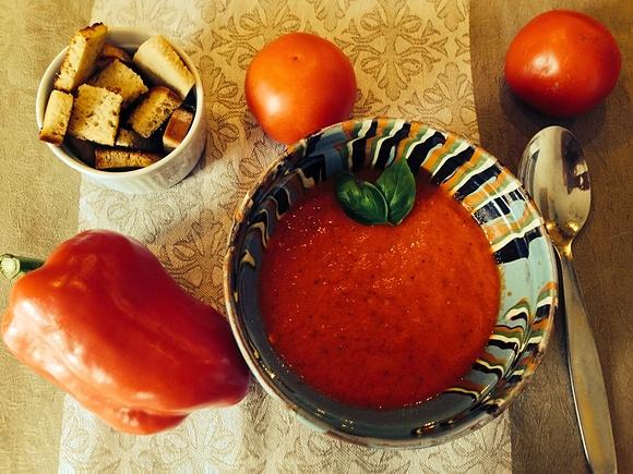 Zupa krem z pieczonej papryki i pomidorów
