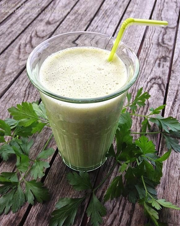 Ogórek i banan smoothie raw vegan