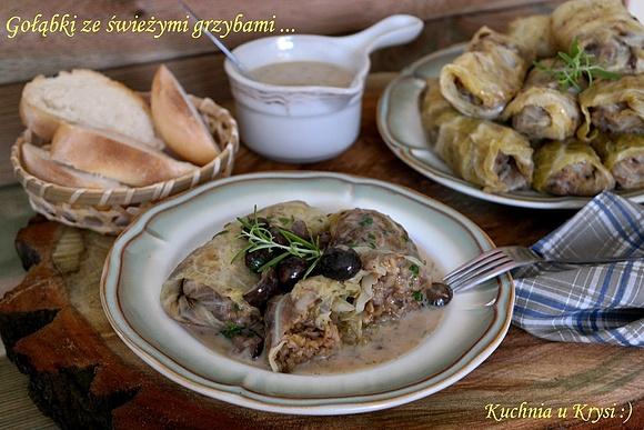 Gołąbki ze świeżymi grzybami i sosem grzybowym
