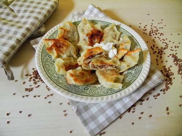 Pierogi z kaszą gryczaną i twarogiem