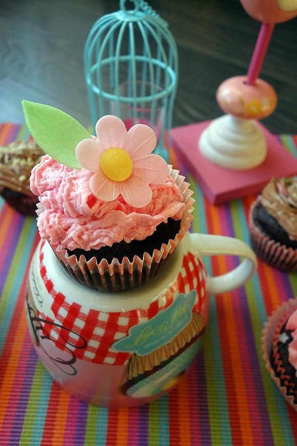 Mocno czekoladowe cupcakes z kremem kokosowym
