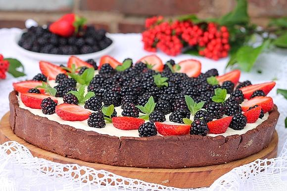 Jeżynowa tarta z kremem budyniowym