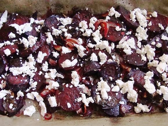 Pieczone buraki z serem feta