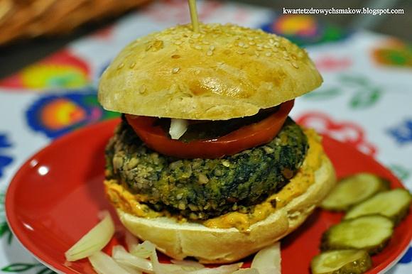 Wegeburgery ze szpinaku