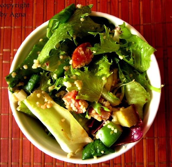 Sałatka z kuskusem i kiełbasą