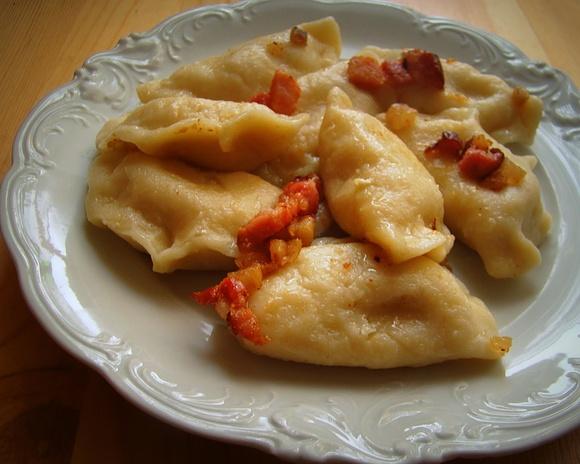 Pierogi ruskie i ze śliwkami