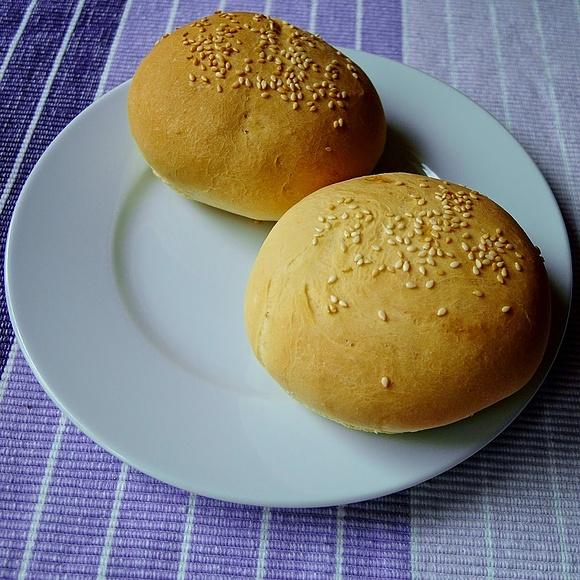 Domowe bułki do hamburgerów