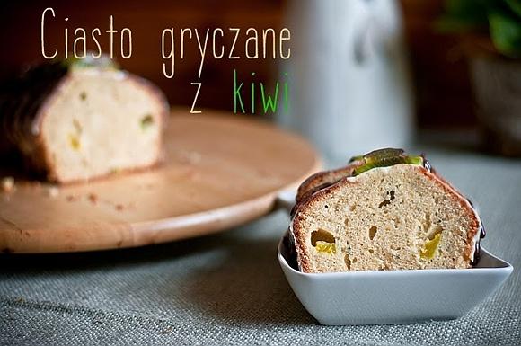 Gryczane ciasto z kiwi bez glutenu i nabiału