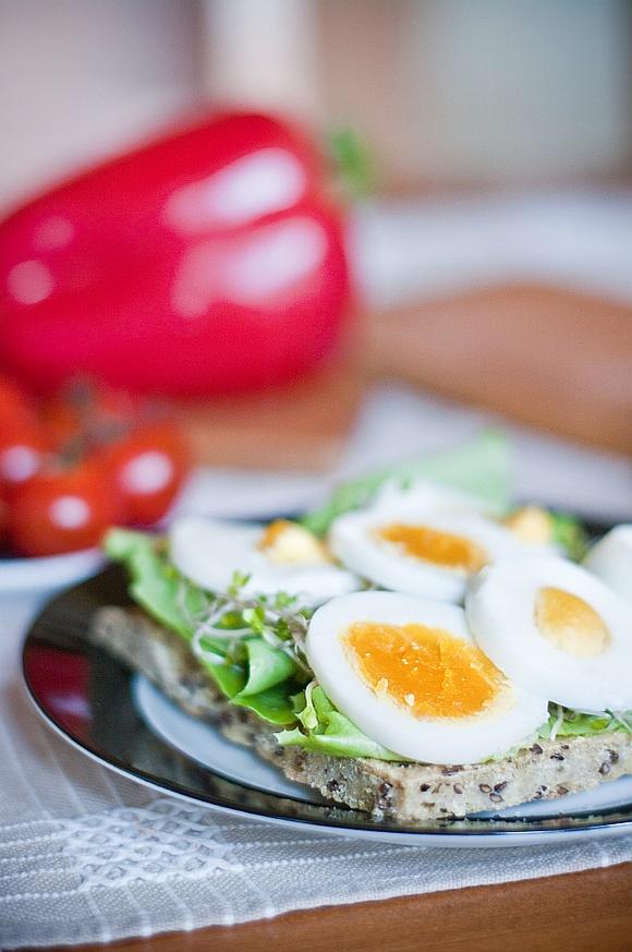Flatbread chlebek jaglano-dyniowy bezglutenowy przepisy na śniadanie