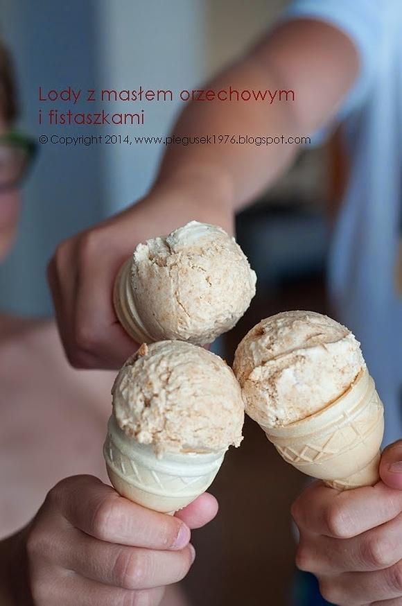 Lody z masłem orzechowym i fistaszkami