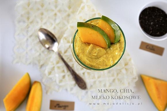 Zdrowy deser z mango, chia i mlekiem kokosowym