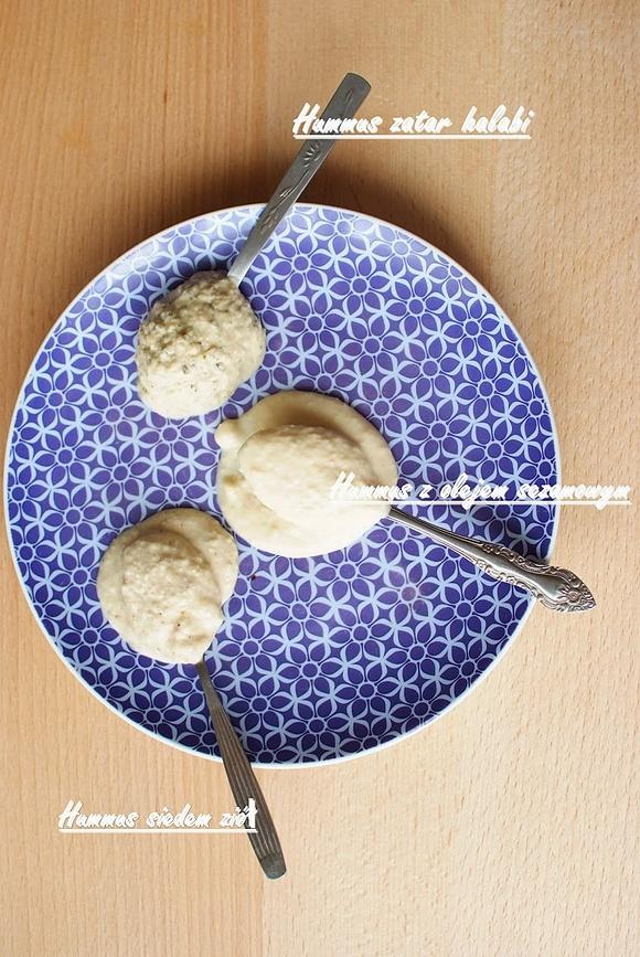 Hummus z oliwą sezamową, zatar halabi i ziołami