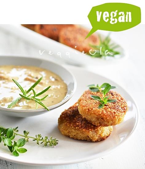 Klopsiki z quinoa i sos pieczarkowy