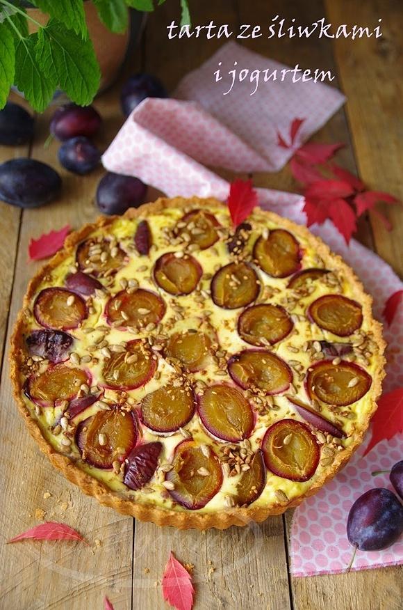 Tarta ze śliwkami i jogurtem