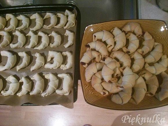 Kruche rogaliki z marmoladą