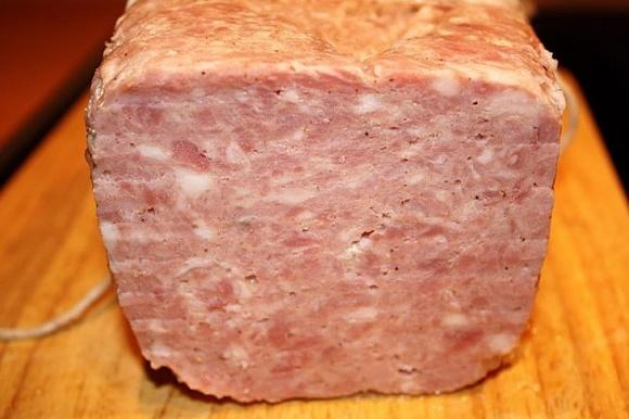 Tyrolska kiełbaska ze szynkowaru