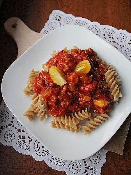 Sos do makaronu z mięsem mielonym i cukinią