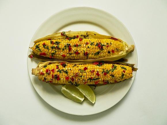 Pieczona kukurydza z chili i limonką