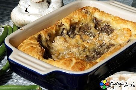 Zapiekanka z pieczarkami i krewetkami na cieście ptysiowym