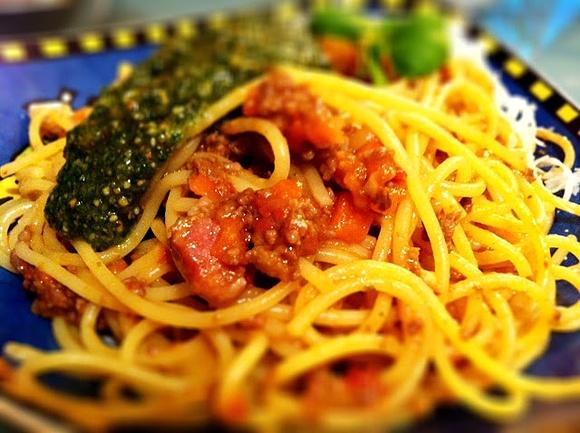 Bolognese z marchewką, pietruszką i selerem