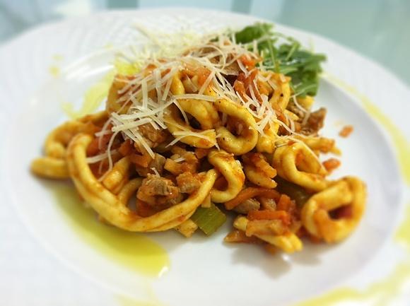 Casarecce w ragout warzywnym z polędwiczką wieprzową