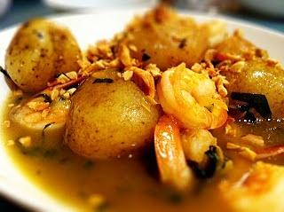 Zielone curry z krewetkami i ziemniakami