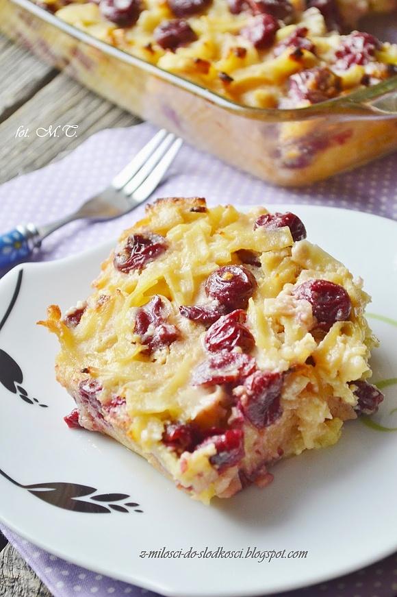 Makaron z twarogiem i wiśniami