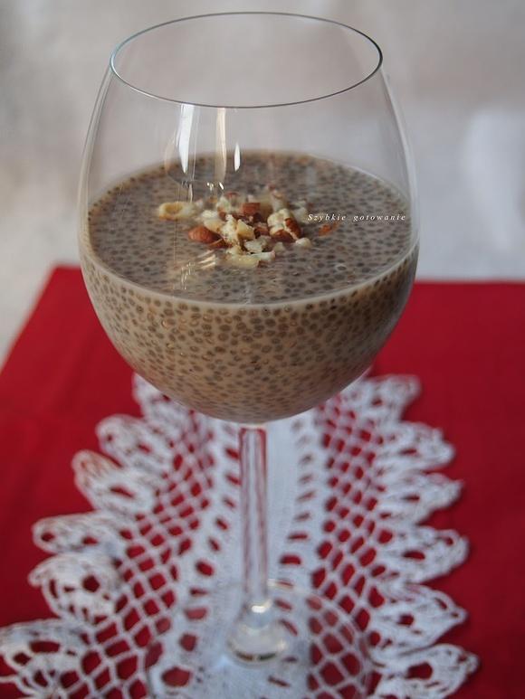 Orzechowy pudding z nasion chia
