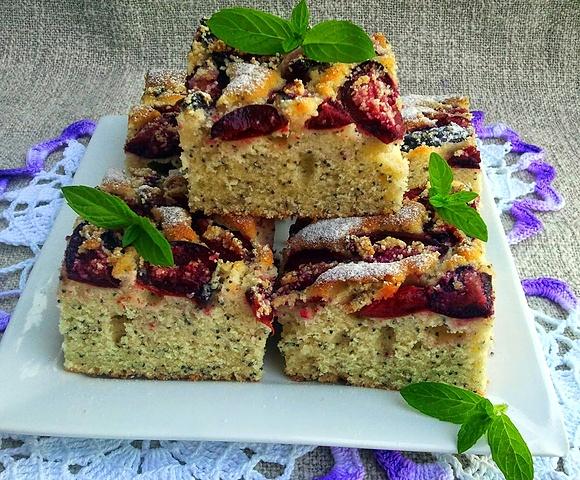 Piegusek ze śliwkami i pomarańczą