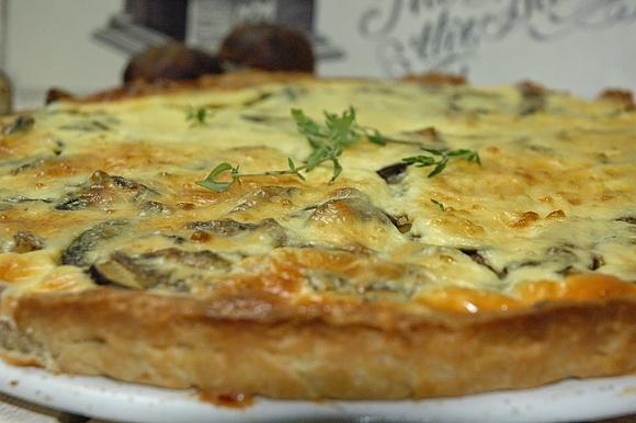 Tarta ze świeżymi grzybami, porem i tymiankiem